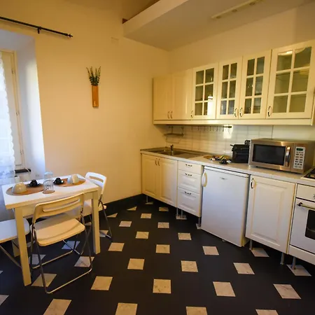 Unesco Loft With Frescoed Entrance Apartment *