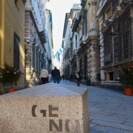 Unesco Loft With Frescoed Entrance Apartment Genoa