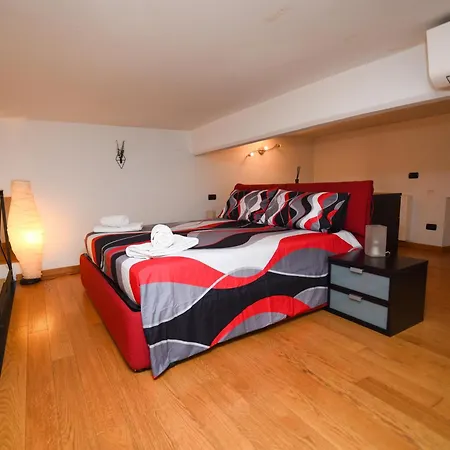 Unesco Loft With Frescoed Entrance * Genoa
